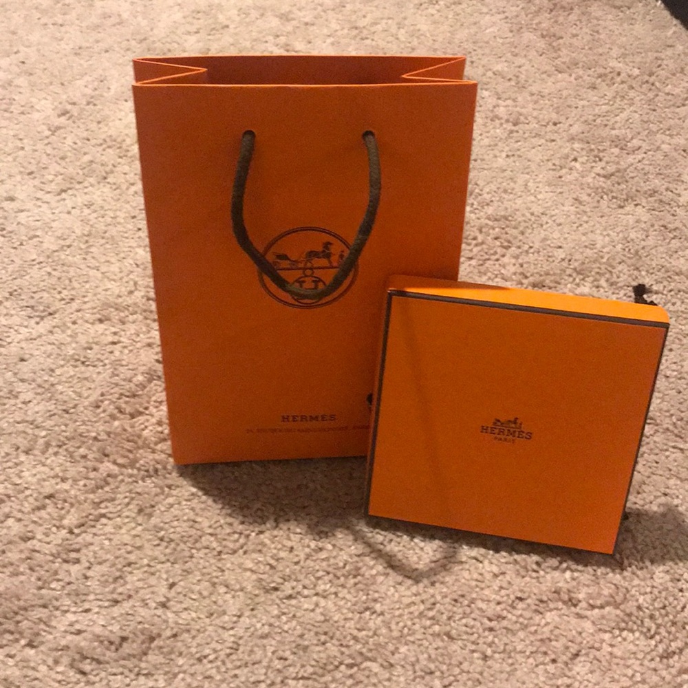 Authentic Hermès box.